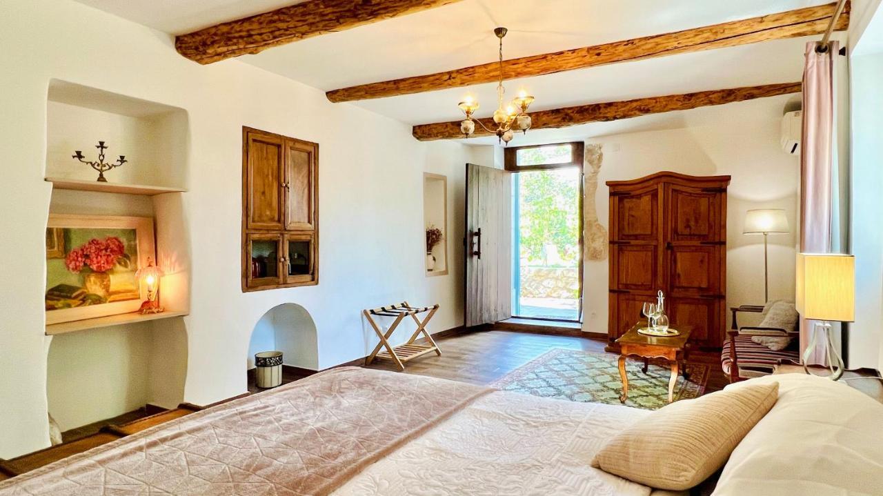 Domaine De La Brave Bed & Breakfast Pernes-les-Fontaines Bagian luar foto