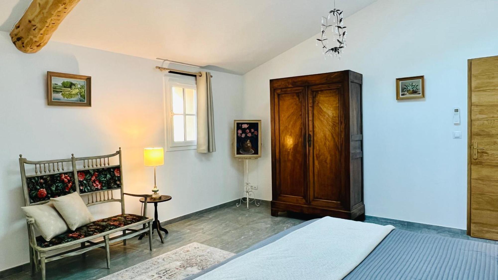 Domaine De La Brave Bed & Breakfast Pernes-les-Fontaines Ruang foto