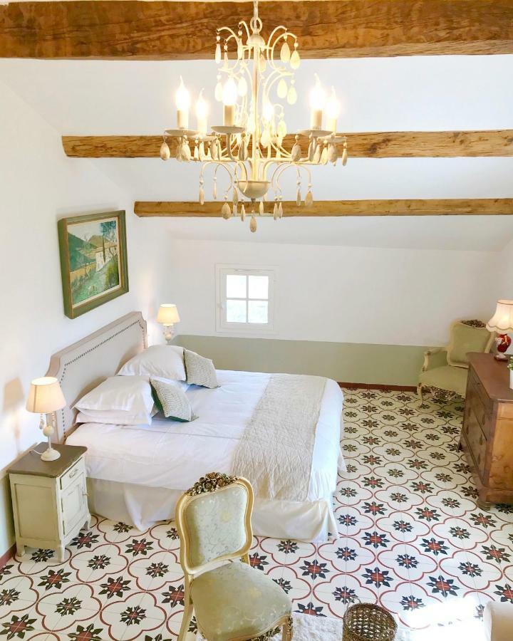 Domaine De La Brave Bed & Breakfast Pernes-les-Fontaines Bagian luar foto